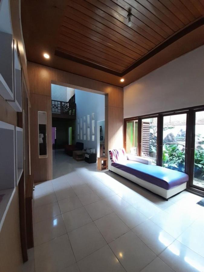 Mocca Guest House Banyuwangi  Exterior photo