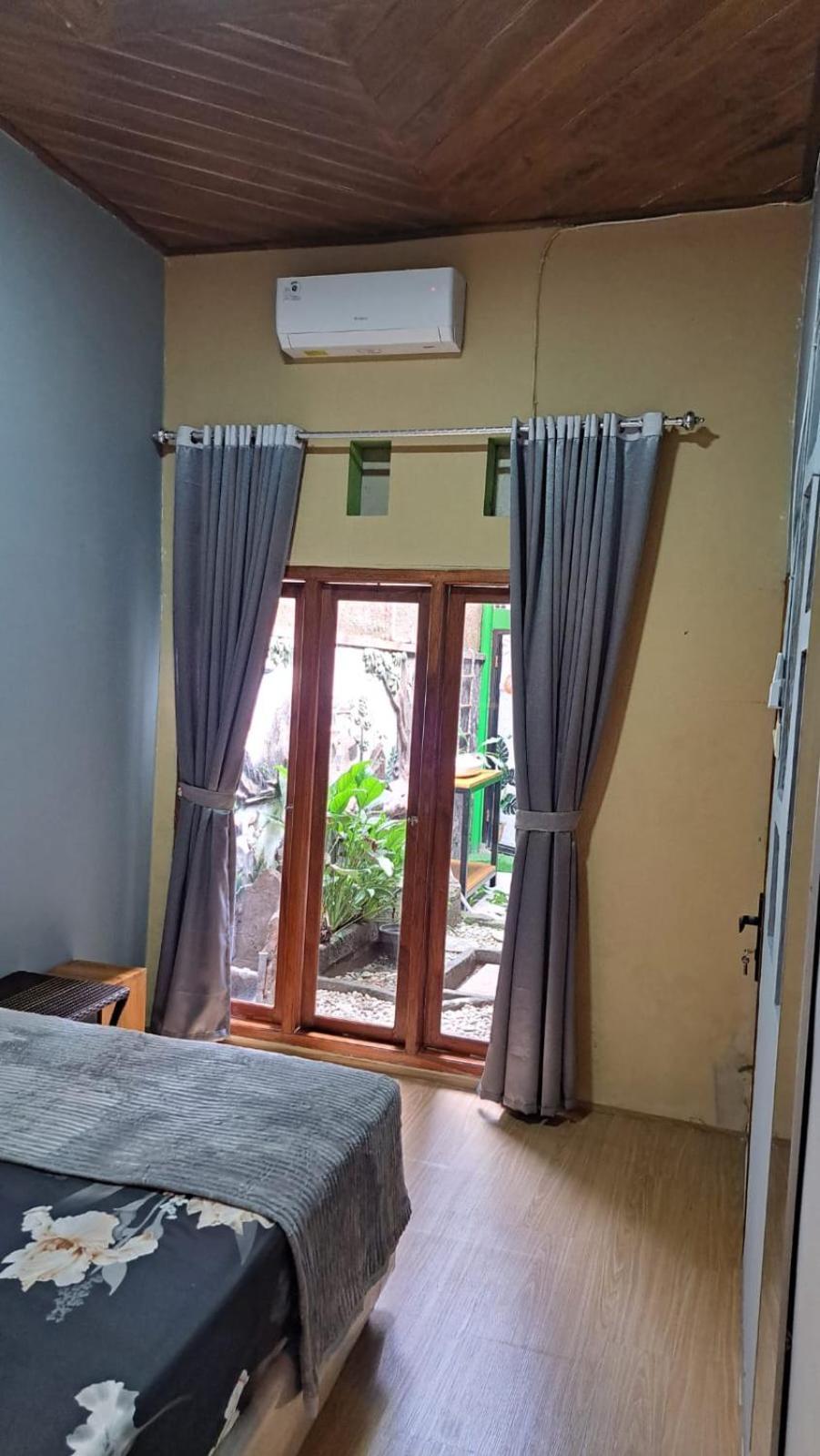 Mocca Guest House Banyuwangi  Exterior photo
